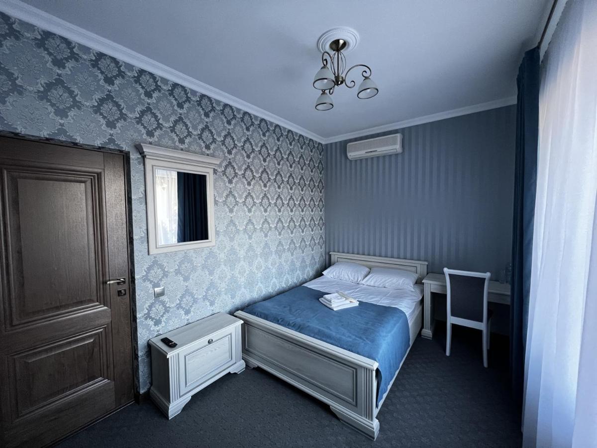 Zolotoy Fazan Hotel Mykolajiv Buitenkant foto