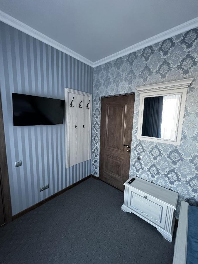 Zolotoy Fazan Hotel Mykolajiv Buitenkant foto