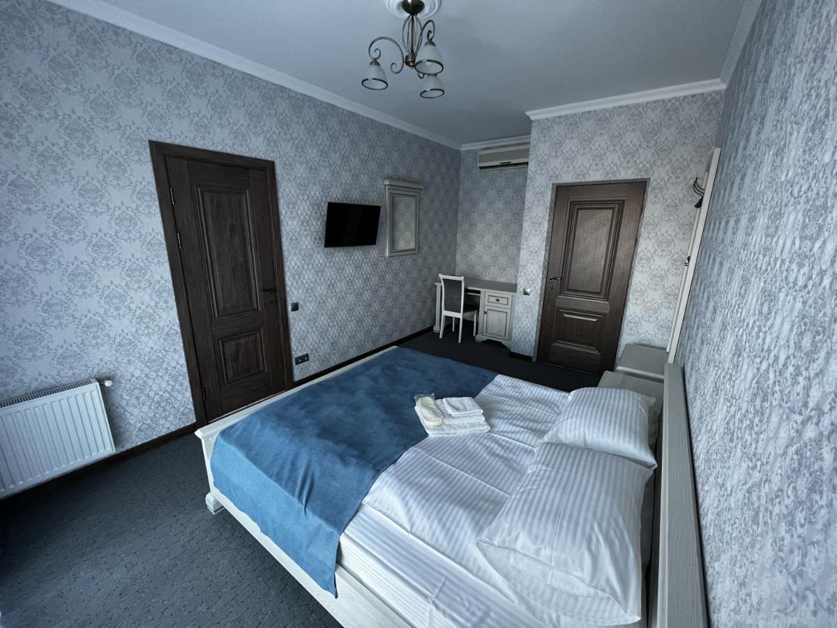 Zolotoy Fazan Hotel Mykolajiv Buitenkant foto