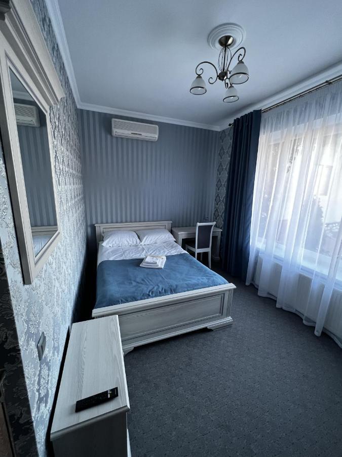 Zolotoy Fazan Hotel Mykolajiv Buitenkant foto