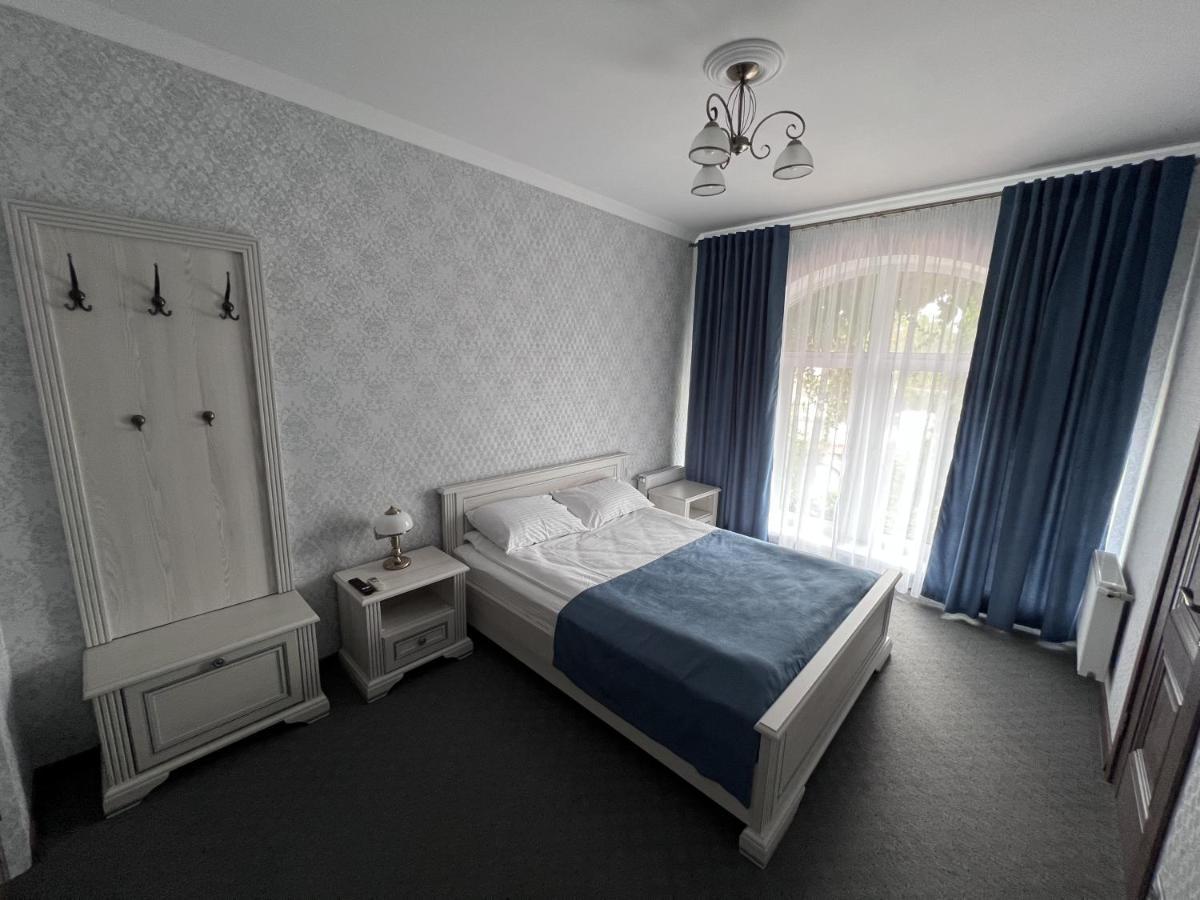 Zolotoy Fazan Hotel Mykolajiv Buitenkant foto