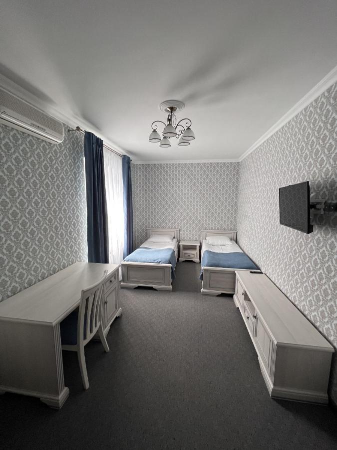 Zolotoy Fazan Hotel Mykolajiv Buitenkant foto