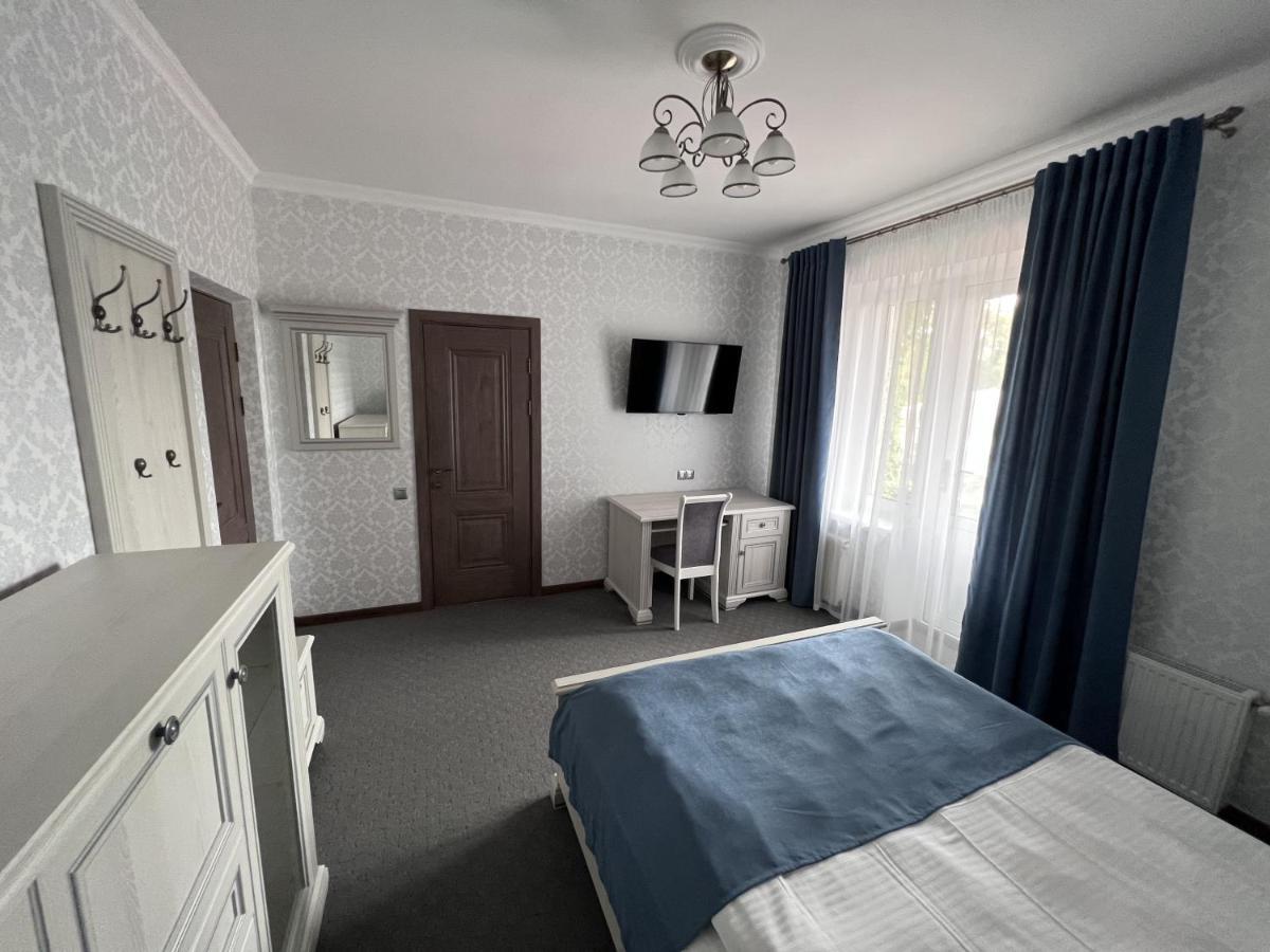 Zolotoy Fazan Hotel Mykolajiv Buitenkant foto
