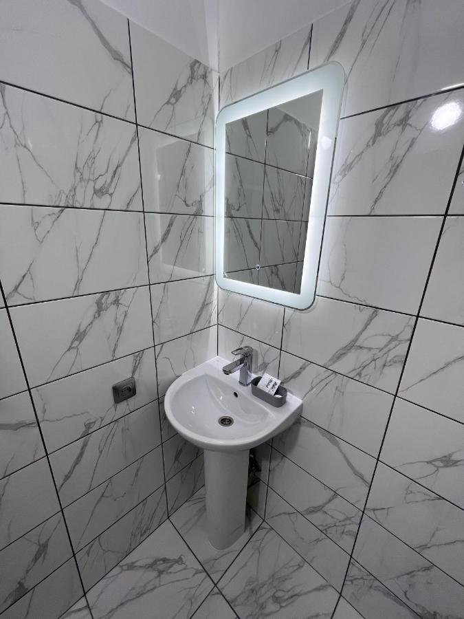 Zolotoy Fazan Hotel Mykolajiv Buitenkant foto